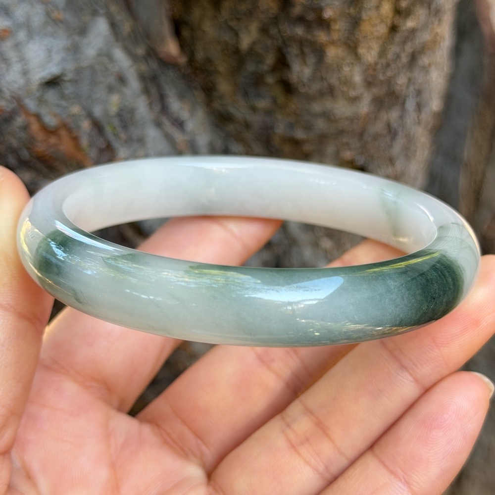 62.5mm inner diameter green‎ Tianshan jade bangle 0679
